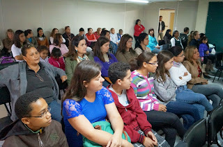 Alunos, professores e equipes diretivas presentes na cerimônia de premiação do V CRIACINE Teresópolis