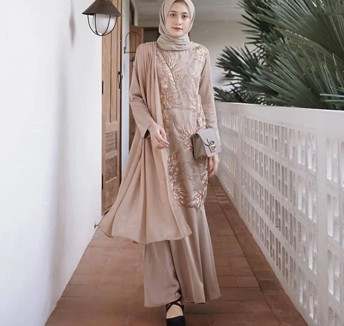 85 Contoh Baju Brokat Selempang Kekinian Modelbaju Id