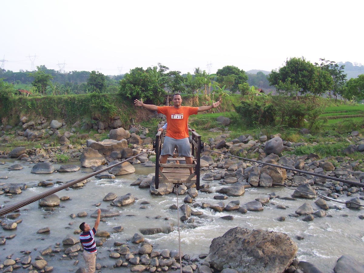 ARZU MAHAPATI: Bandung-Ciwedey-Kawah Putih-Purwakarta