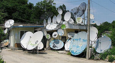 satellite dishes 25 Antena Unik dari seluruh belahan dunia
