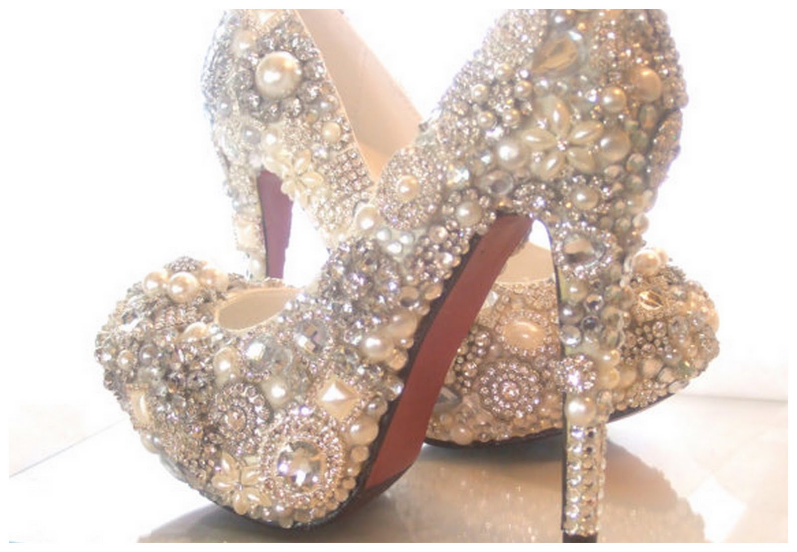 diy wedding cake stands Sparkly_Shoes_Wedding_TLC_Creations_UK_Before_the_Big_Day_Wedding_Blog 
