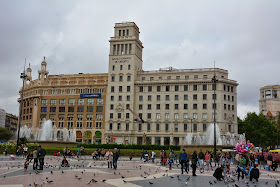 Plaza Catalunya Barcelona Banco