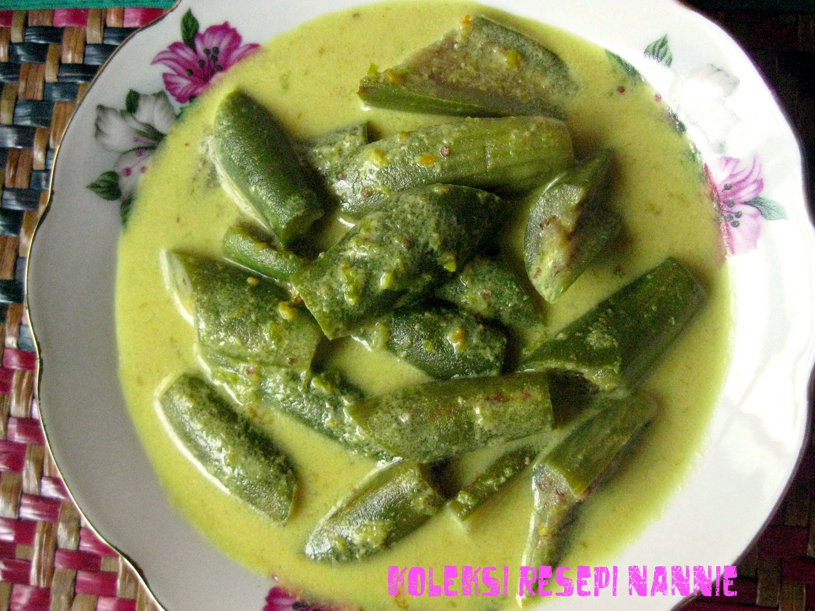 RESEPI NENNIE KHUZAIFAH: Masak lomak cili api terung 