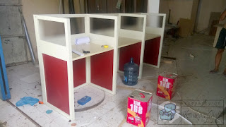 Meja Partisi Kantor & Meja Front Desk Standar Anti Corona - Furniture Semarang