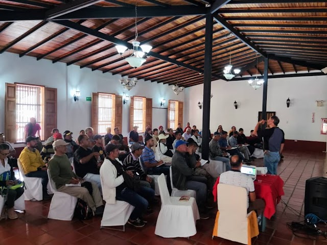 Comenzó formación para manejo de café orgánico en Santos Marquina