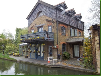 002  Unique house at the Port of Berkhamsted