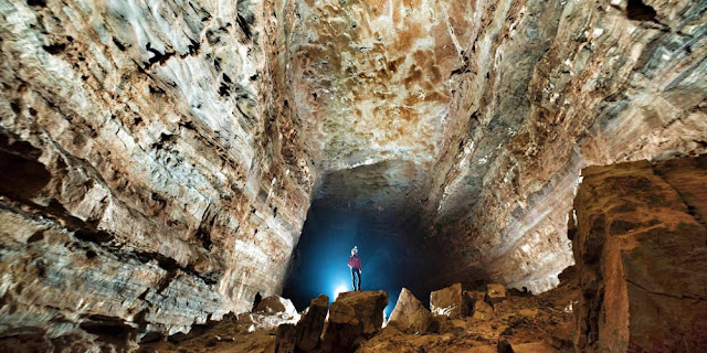 Κίνα: Επιστήμονες ανακάλυψαν σπήλαιο που έχει όγκο 3,53 εκατ. κυβικών μέτρων!!