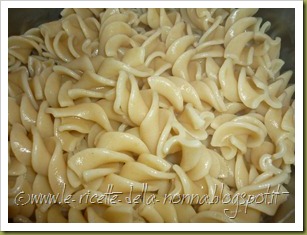 Fusilloni di kamut con salmone, fagiolini e cipolla di Tropea (10)
