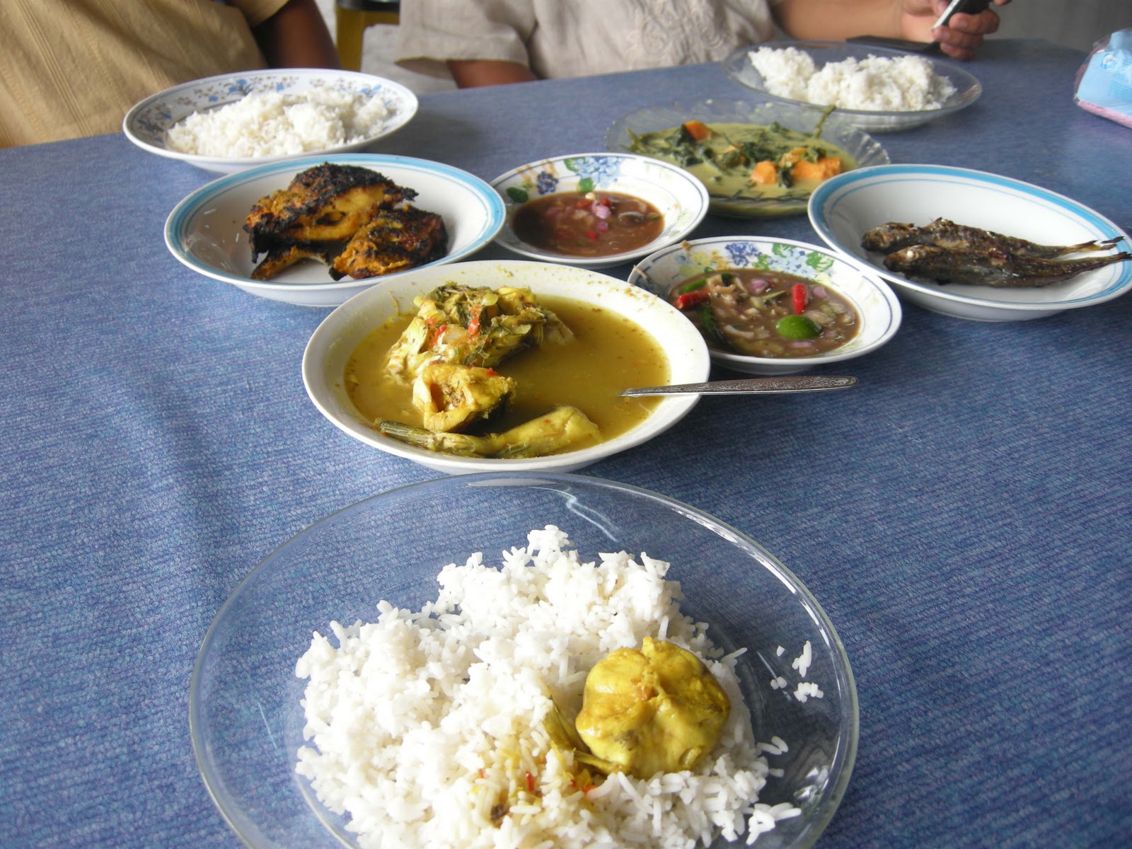 Terengganu My Heritage: Makan Nasi Asam Pedas ikan Baung 