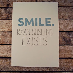 Smile. Ryan Gosling exits / Sonríe. Ryan Gosling existe
