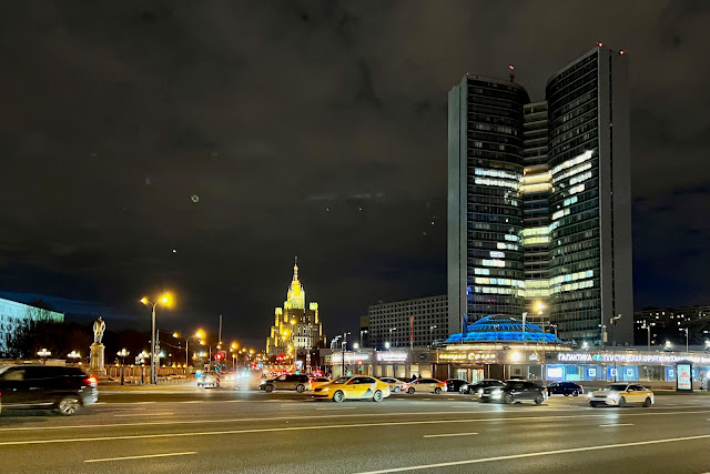 Конюшковская улица, улица Новый Арбат, площадь Свободной России, здание Правительства Москвы