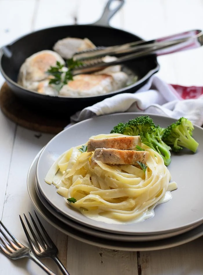 creamy pasta alfredo with chicken