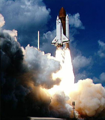 Liftoff of STS-34 Atlantis, carrying the Galileo spacecraft