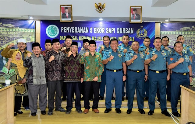 Sambut Hari Raya Idul Adha, Wakasal Serahkan Hewan Qurban ke MUI