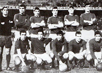 REAL OVIEDO - Oviedo, España - Temporada 1968-69 - Lombardía, Rodríguez, Juan Manuel, Poladura y Chuso; Viti, Gento III, Galán, Sistiaga y Uría - SEVILLA C. F. 1 (Pazos) REAL OVIEDO 0 - 10/05/1969 - Liga de 2ª División, jornada 34 - Sevilla, estadio Ramón Sánchez Pizjuán - El Oviedo se clasificó 11º en la Liga, con Ramón Cobo de entrenador