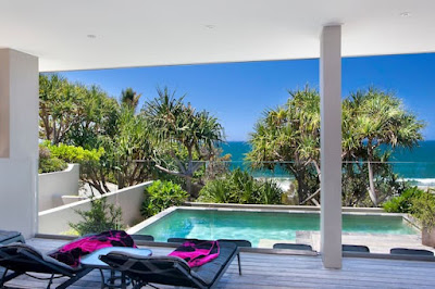 http://www.rwnoosaholidays.com.au/accommodation/beachfront