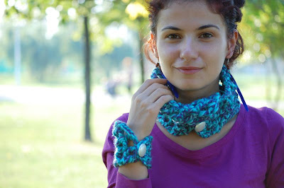 guler si bratara crosetate, crochet scarf and bracelet