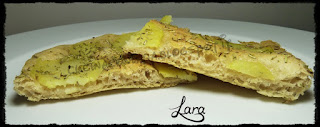 http://cucinaconlara.blogspot.it/2017/05/focaccia-con-patate-farina-di-grani.html