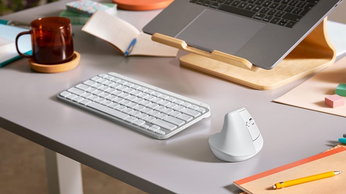 Logitech Lift Mouse In 3 Different Colours White