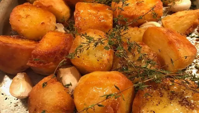 Perfecting Easter Lunch: Lamb, Potatoes, and Gravy Tips from Top Chefs