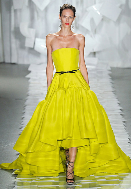 Дълга жълта рокля с големи волани на Jason Wu