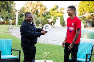 PR NYUSI RECEBEU NA PRESIDÊNCIA O CAMPEÃO DA FRANÇA REINILDO MANDAVA 