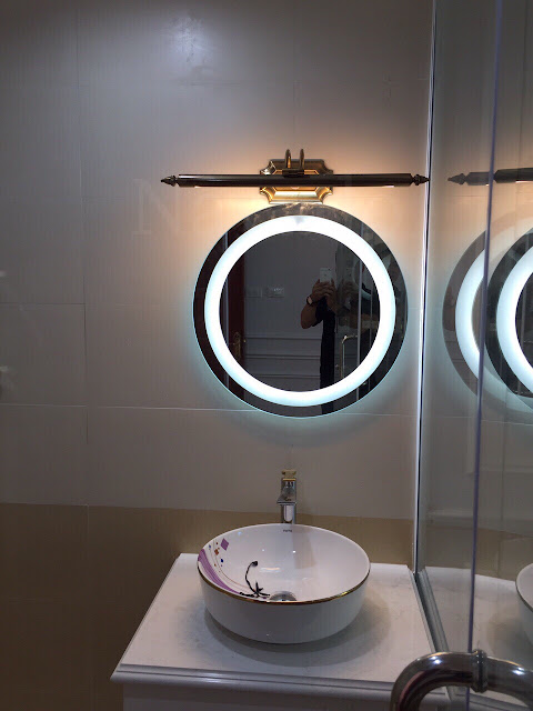 Gương treo nghệ thuật phòng tắm