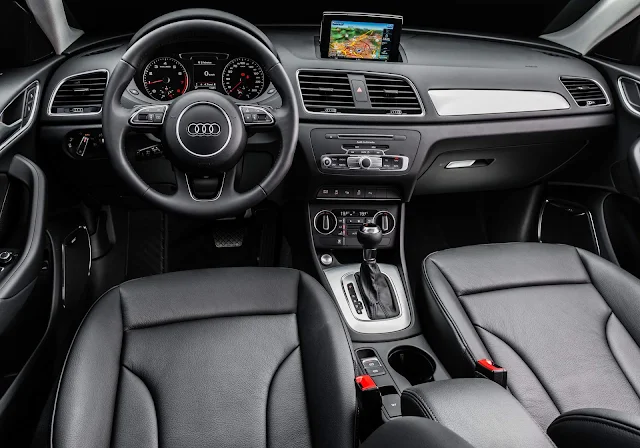 Audi Q3 Flex 2017 - interior - painel