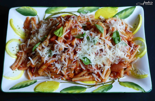 fischiscooking, pasta, casarecce, zucchini, tomatensauce