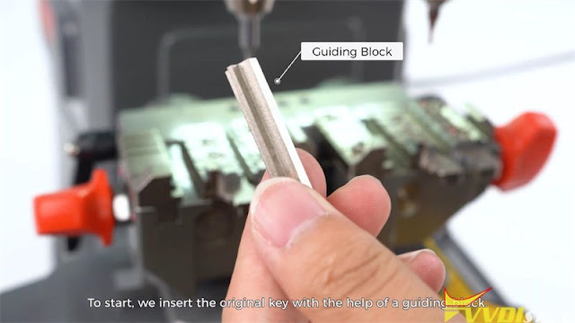 Xhorse Condor XC-002 Pro Cut HON66 Key 1