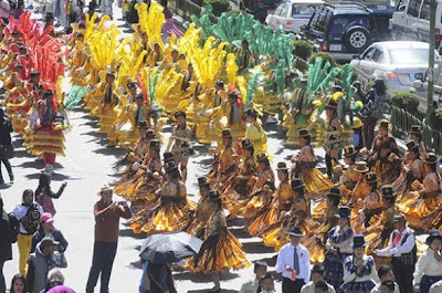 15 mil bailarines muestran el folklore boliviano en Buenos Aires