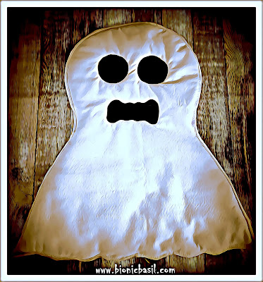 Creepy Crafting With Cats Part XX ©BionicBasil® Spooktacular Meowoleen Snuggle Mat
