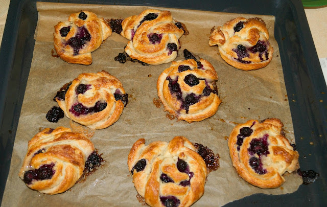 Blueberry Vanilla Buns