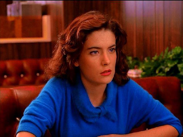 Lara Flynn Boyle Profile pictures, Dp Images, Display pics collection for whatsapp, Facebook, Instagram, Pinterest, Hi5.