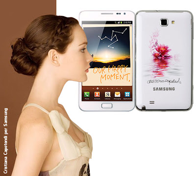 Cristiana Capotondi ed il Galaxy Samsung firmato da lei