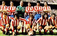 CLUB ATLÉTICO DE MADRID. Temporada 1976-77. Leal, Alberto, Reina, Marcelino, Benegas y Salcedo. Leivinha, Rubén Cano, Robi, Rubén Ayala y Luis Pereira. CLUB ATLÉTICO DE MADRID 5 REAL RACING CLUB DE SANTANDER 1 Domingo 01/05/1977. Campeonato de Liga de 1ª División, jornada 31. Madrid, estadio Vicente Calderón. GOLES: 1-0: 2’, Luis Pereira. 2-0: 4’, Leivinha. 3-0: 52’, Rubén Ayala, de penalti. 3-1: 69’, Zuviría, de penalti. 4-1: 86’, Leivinha. 5-1: 88’, Rubén Ayala.