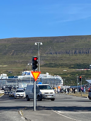 heart shaped traffic lights in Akureyri, Iceland