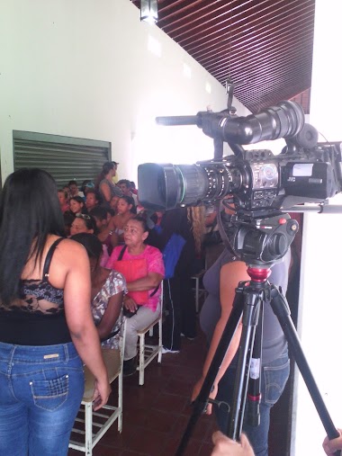 EN EL LICEO MIGUEL ANTONIO CARACAS 26-7-2016 Daniel Aponte se reunió con los Clap