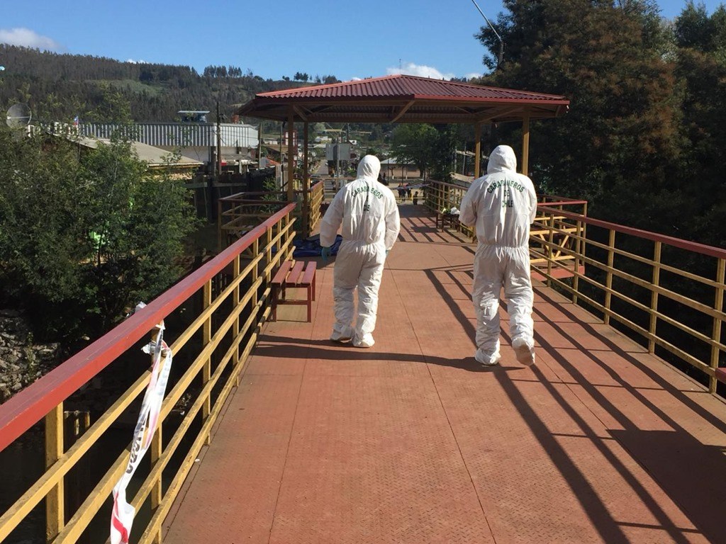 Hombre muere apuñalado en sector puente viejo, pasarela del Río Quillem