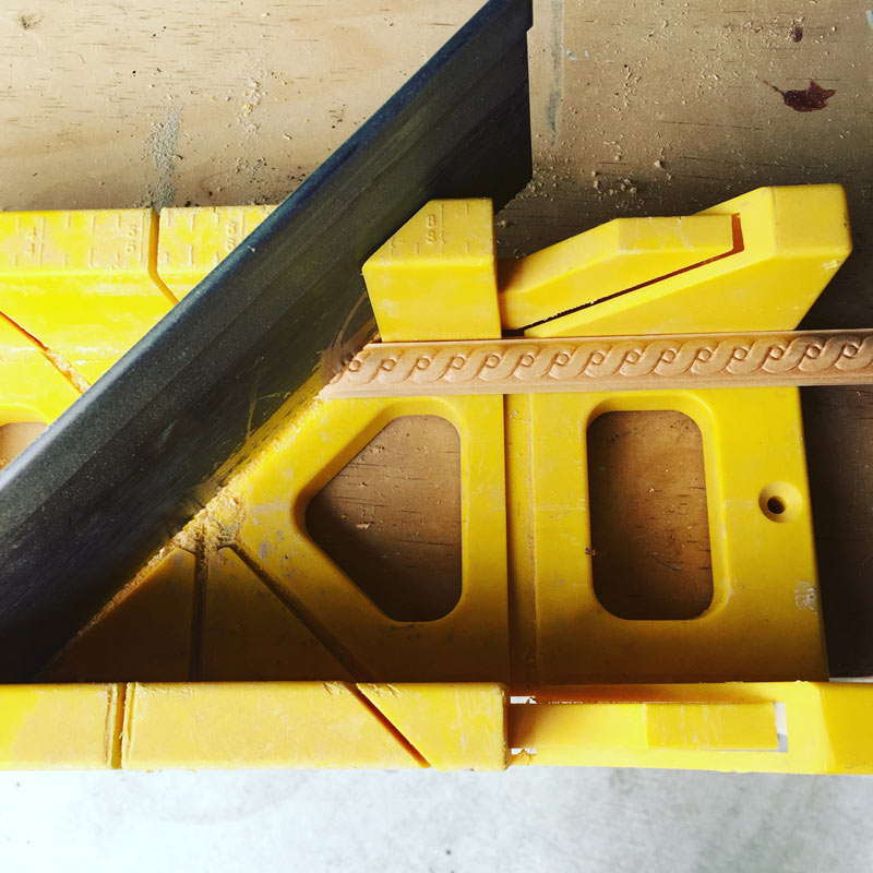 Mitering decorative trim molding
