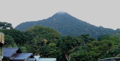 Keindahan Gunung Tiong Kandang di Kec Batang Tarang Kalimantan barat