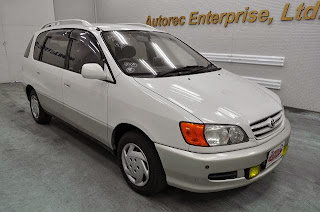 1998 Toyota Ipsum L Selection for UK to Southampton