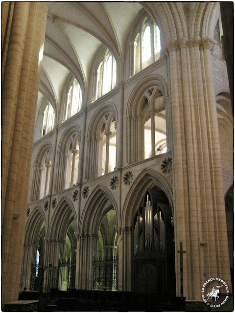 CAEN (14) - L'abbaye aux Hommes