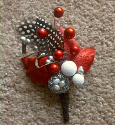 DIY Boutonnieres wedding boutonniere groomsmen diy flowers brown red