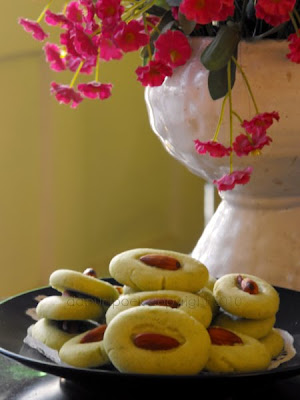   Dapur Ipoek: Green Tea Almond Cookies