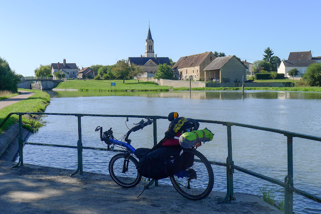 De Paris à Narbonne en vélo, Marseilles-les-Aubigny