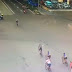 Ngeri ! Detik-detik Pengendara Sepeda Ditabrak Mobil Hingga Terpental di Jakpus