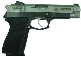 Timbalan pendakwa raya diacu pistol