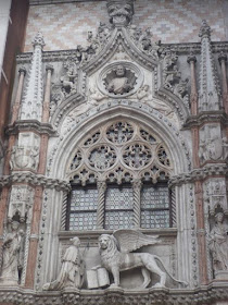 la porta della carta di palazzo ducale