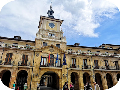 Asturias, barato, conocer, en 2 horas, en 24 horas, en 6 horas, en un dia, en una tarde, España, excurision, gratis, importante, Oviedo, rapido, Spain, visita, el ayuntamiento, plaza de la constitucion